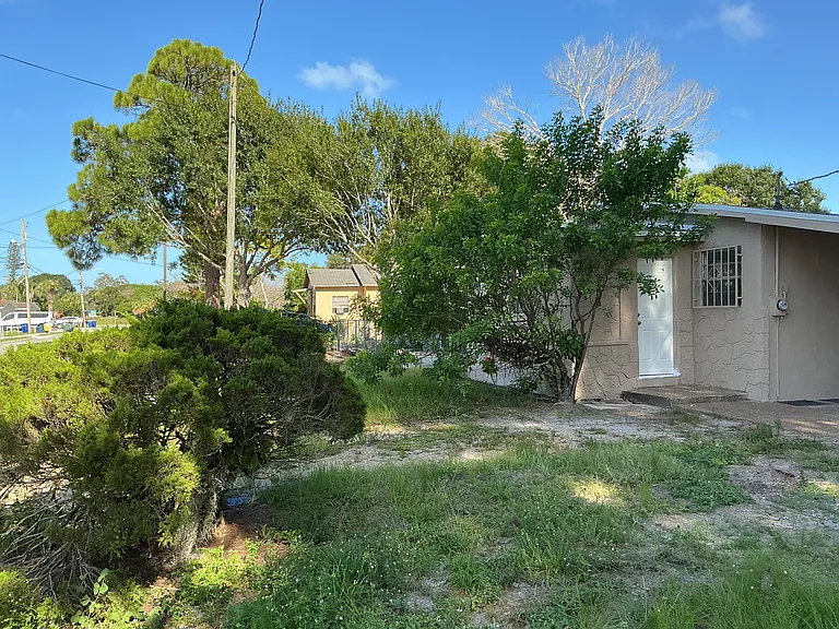 2605 Avenue F — Photo 24