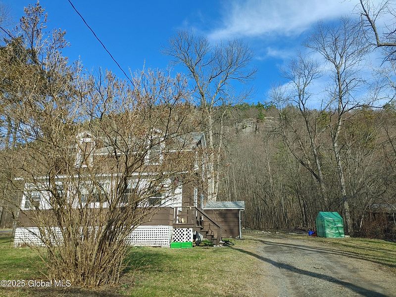 4th image of 103 Black Point Road