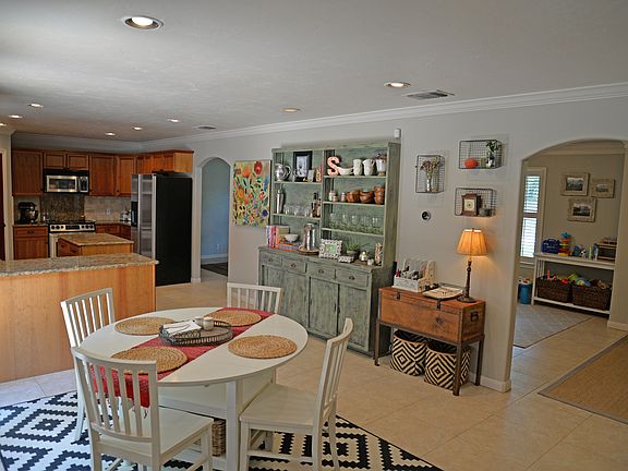 3rd image of 102 Tiger Tail Rd