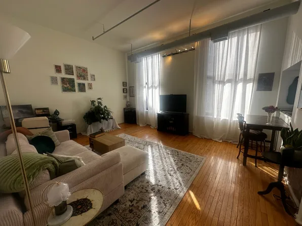 15 S Bank St #200A, Philadelphia, PA 19106