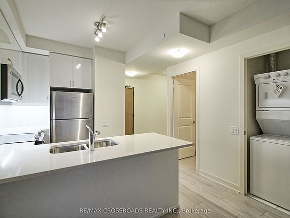 5th image of 4955 Yonge St #703