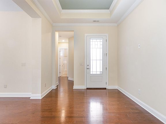 4th image of 105 Coventry Ln
