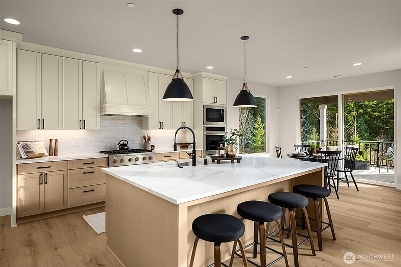 5th image of 15205 210th Avenue E #988