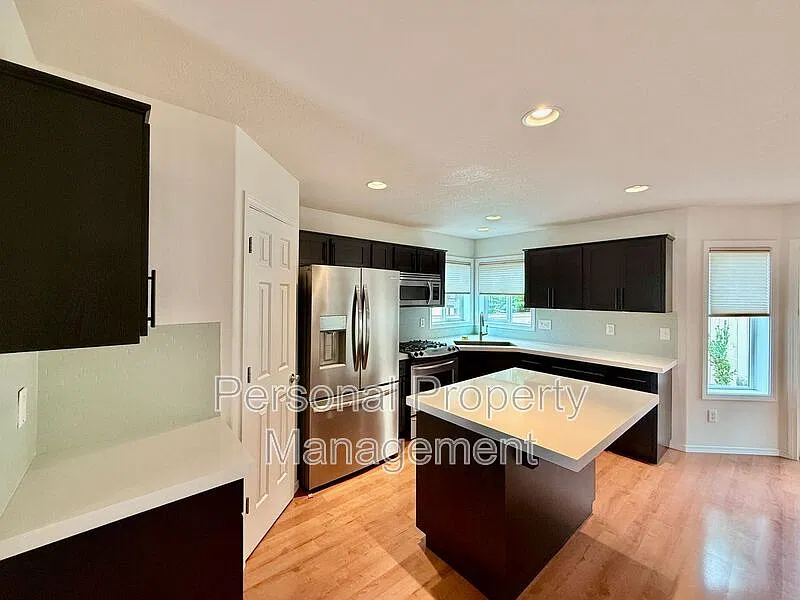 4 bed, 2.5 bath, 1845 sqft, $2,795 — Photo 3