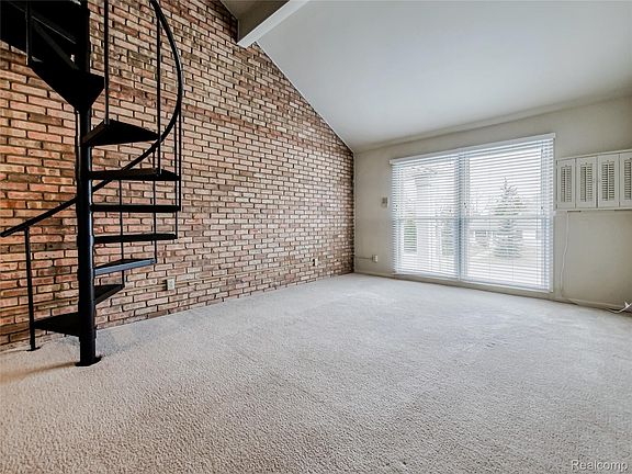 3rd image of 2230 W 14 Mile Rd APT 31