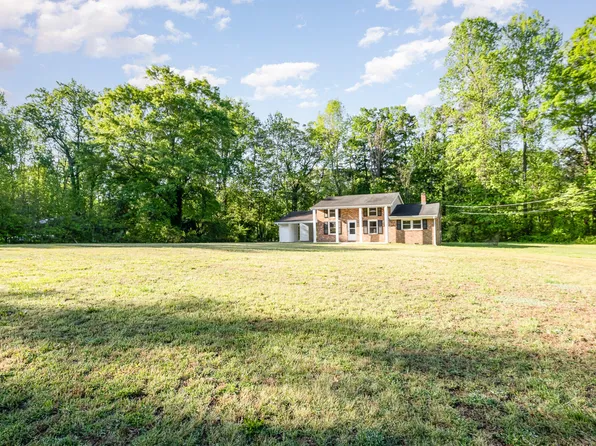 2027 Jefferson Dr, Hillsborough, NC 27278