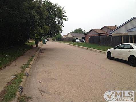 2nd image of 441 Vincent St