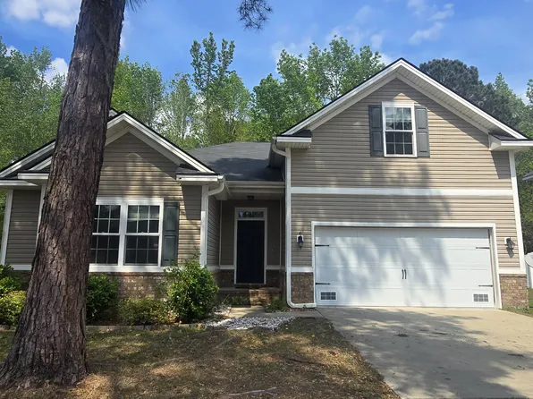 1256 Peacock Trl, Hinesville, GA 31313