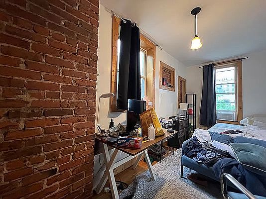 5th image of 640 Willoughby Ave #6