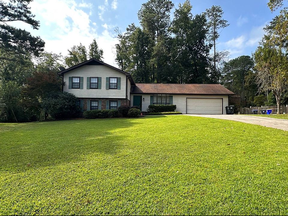 House on large corner private lot
