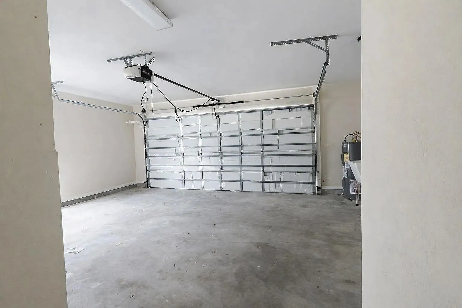3 bed, 1700 sqft, $1,900 — Photo 3