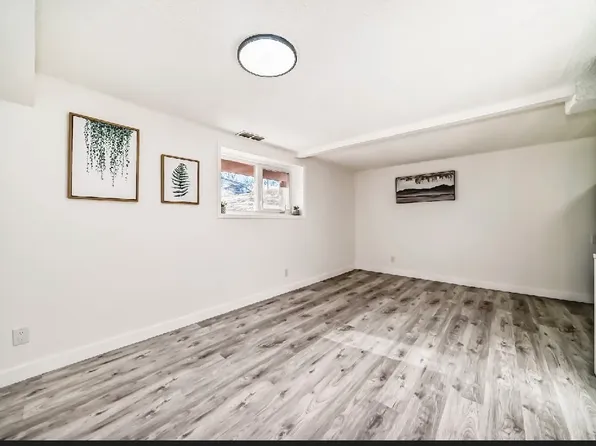 6508 S 34th Ave NW, Calgary, AB T3B 1N2