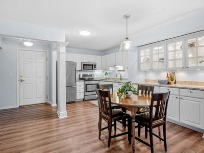 1350 Douglas Dr N APT 105, Golden Valley, MN, 55422