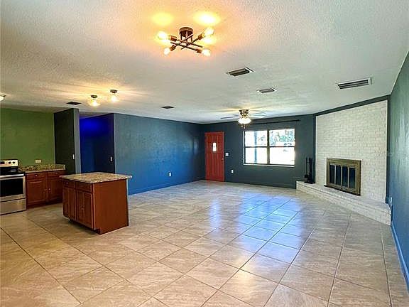 5th image of 1302 SE 18th Pl