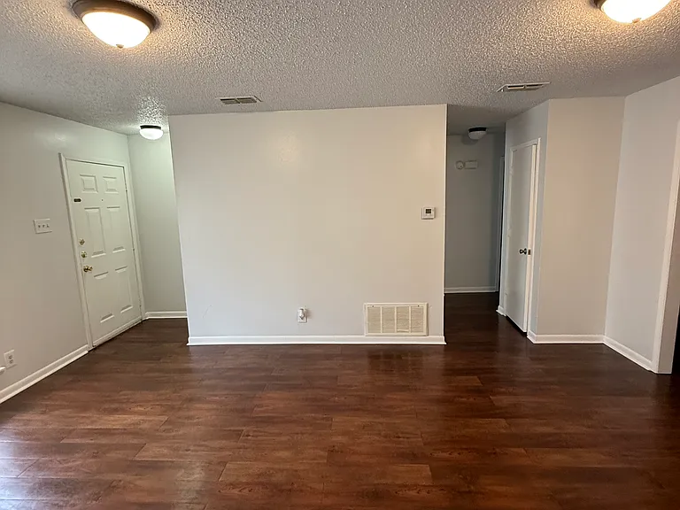 6 Harroun Ct #B — Photo 4