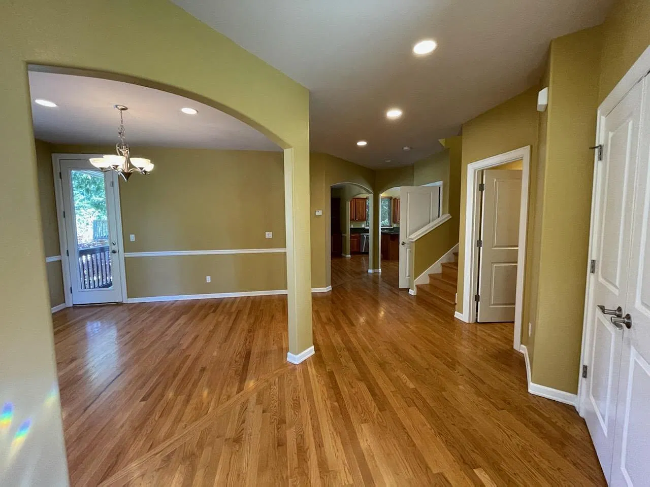 4 bed, 3.5 bath, 2560 sqft, $4,300 — Photo 3