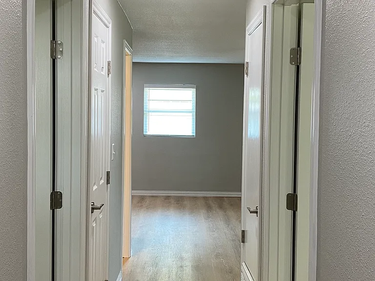 815 N Lydia St — Photo 18