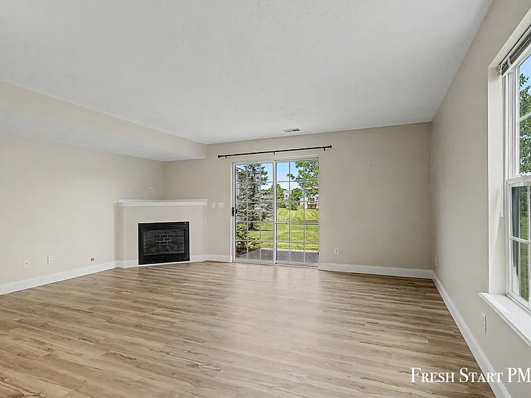 4051 Rivertown Ln SW — Photo 9