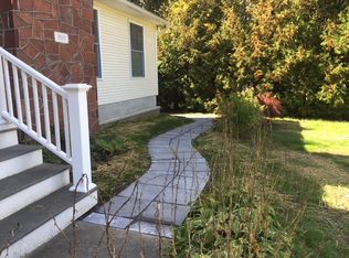 135 S Crest Dr, Burlington, VT 05401