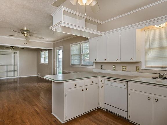 5th image of 4217 Emil Ave
