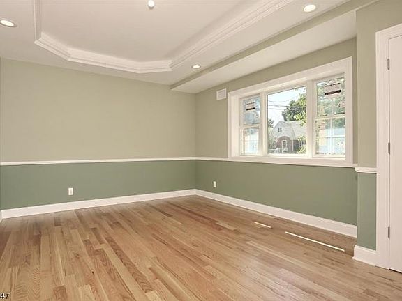 5th image of 13-31 Jerome Pl #1X