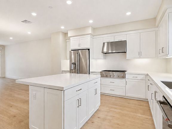 5th image of 1784 Lychee St