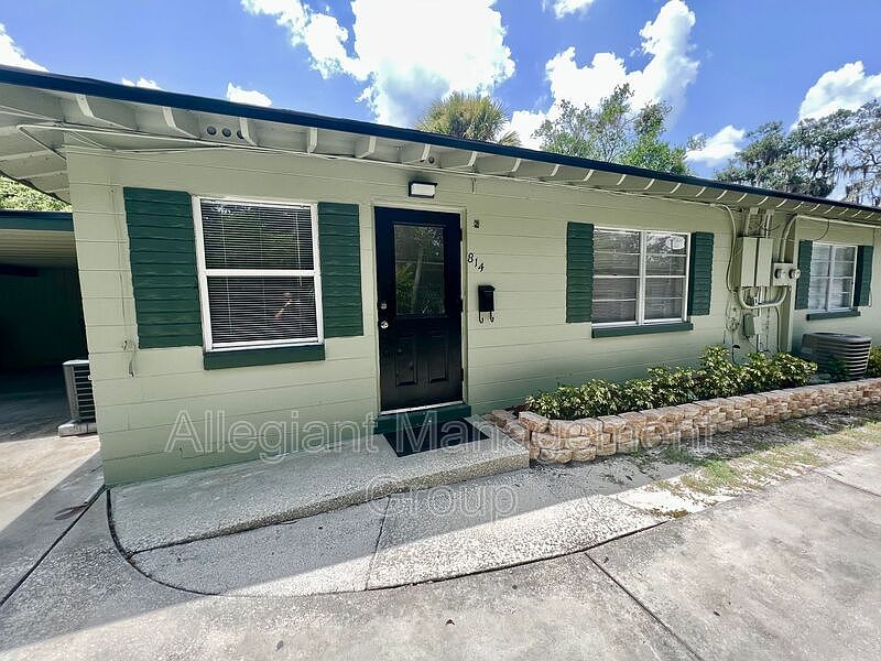 1st image of 814 Hillcrest St