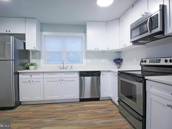 1029 Shoreland Dr, Glen Burnie, MD 21060