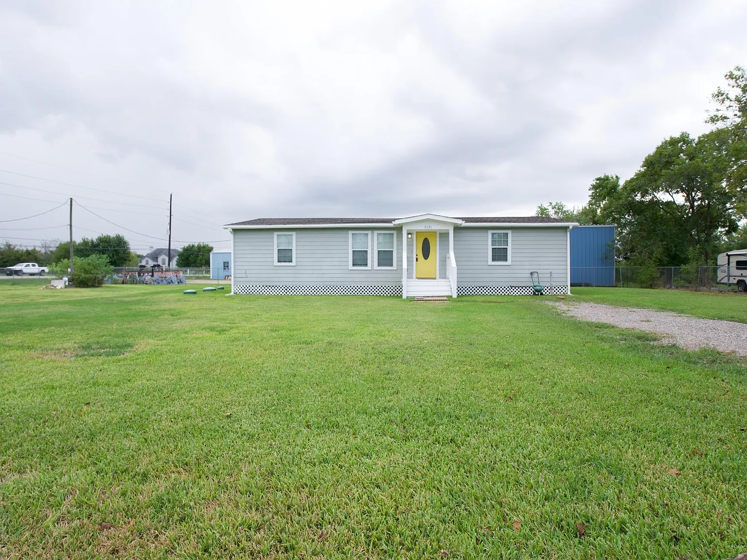 3 bed, 2.0 bath, 1344 sqft, $2,000 — Photo 1