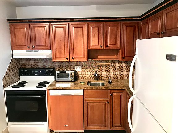 3rd image of 20 E Abbey Ln #208