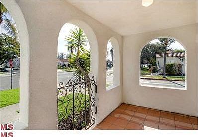 4th image of 1575 S Crescent Heights Blvd