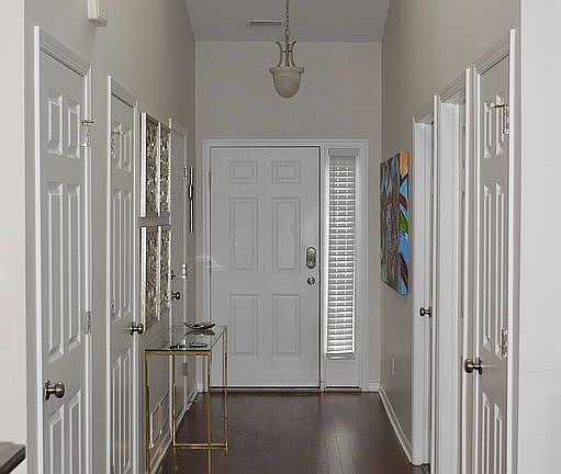2nd image of 505 Robinwood Ln APT B