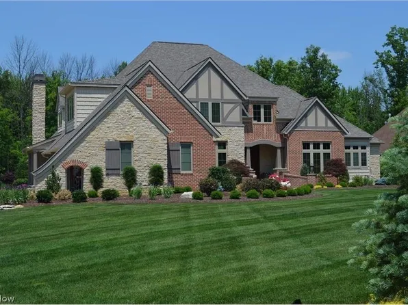 3576 Downing St, Westlake, OH 44145