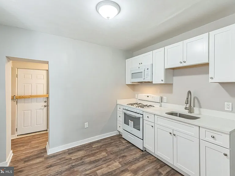 3533 Joyce St — Photo 8