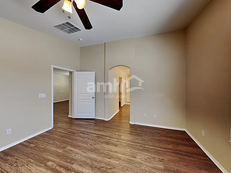 10859 W Locust Ln — Photo 14