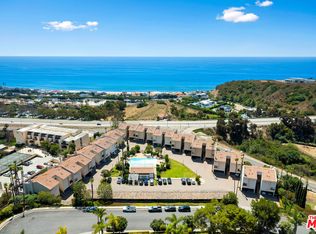 23918 De Ville Way APT A, Malibu, CA 90265