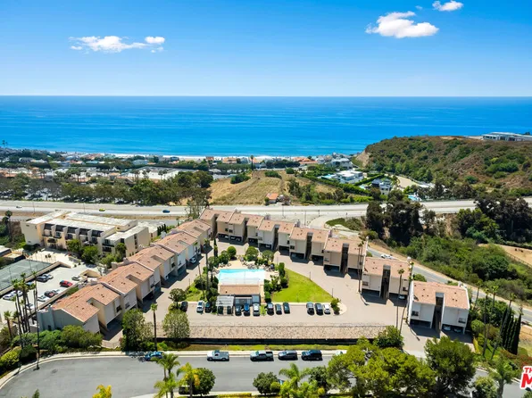 23918 De Ville Way APT A, Malibu, CA 90265