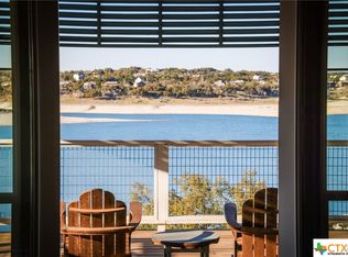 961 Hillcrest Frst, Canyon Lake, TX 78133