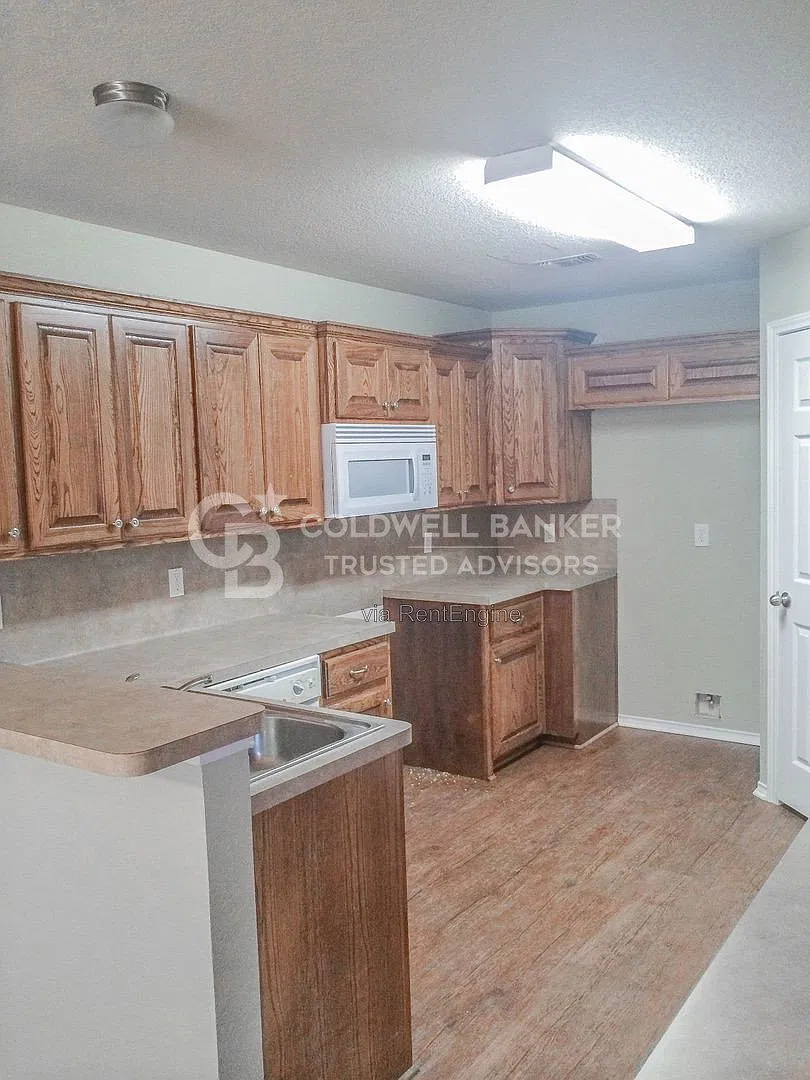 4 bed, 2.0 bath, 1724 sqft, $1,475 — Photo 4