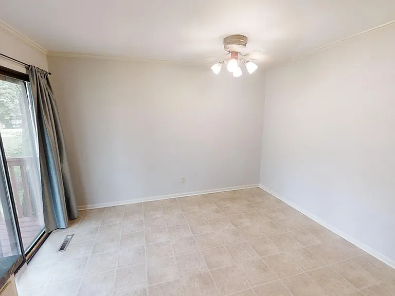 11124 N Harrison St — Photo 5
