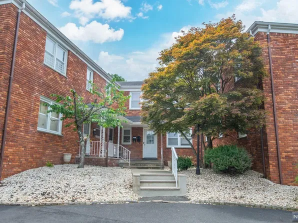 1 Oak Grove Rd APT 2D, Caldwell, NJ 07006