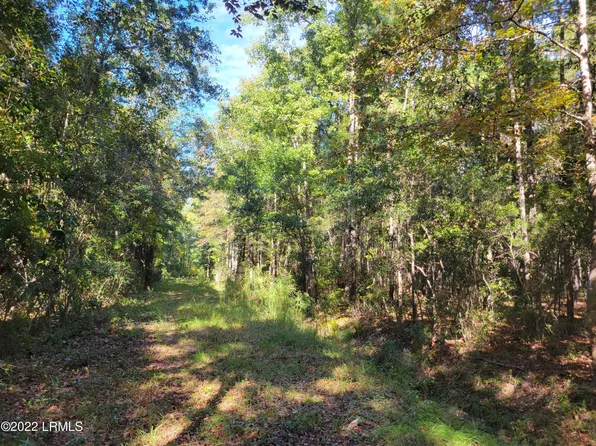 67 Holly Hall Rd #B, Beaufort, SC 29907