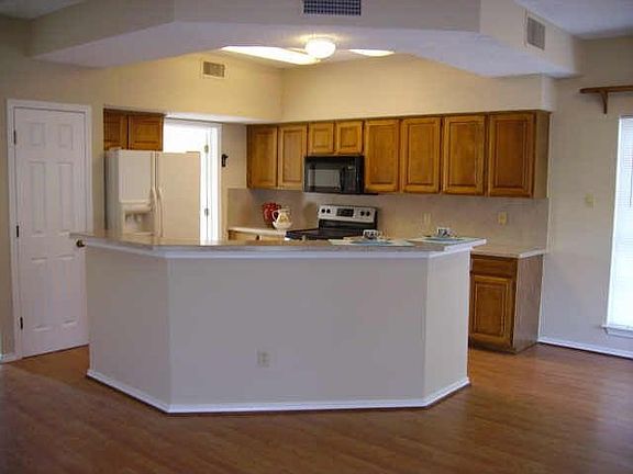 5th image of 5508 Katey Ln