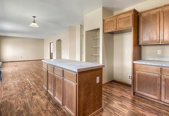 3rd image of 8607 186th St E