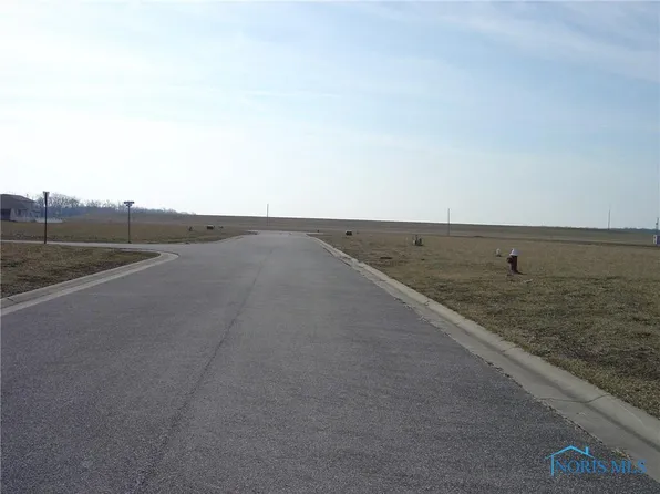 1484 Lee Ann Ave, Defiance, OH 43512