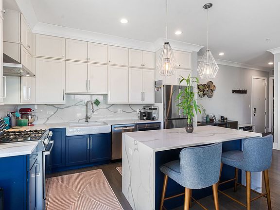 4th image of 5748 N Hermitage Ave #404