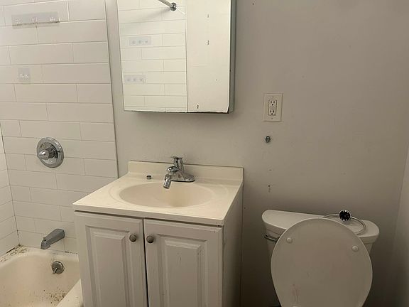 5th image of 518 E 80th St APT 1P