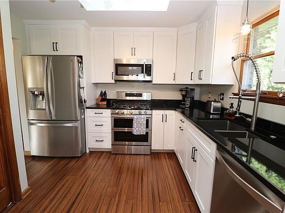 3rd image of 3441 Glenwood Dr
