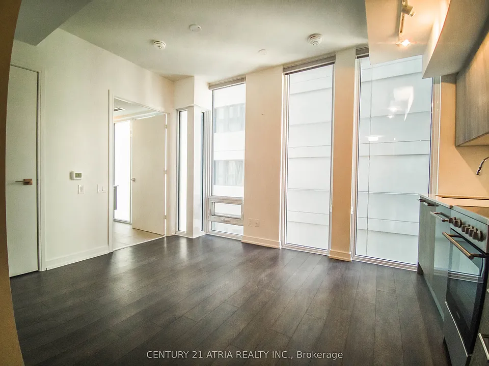 28 Wellesley St E #1810