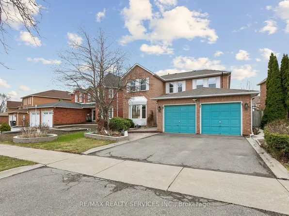 16 Major William Sharpe Dr E, Brampton, ON L6X 3K3